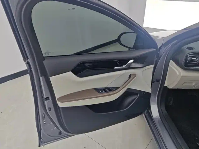 BYD Qin PLUS — Фото автомобиля 7