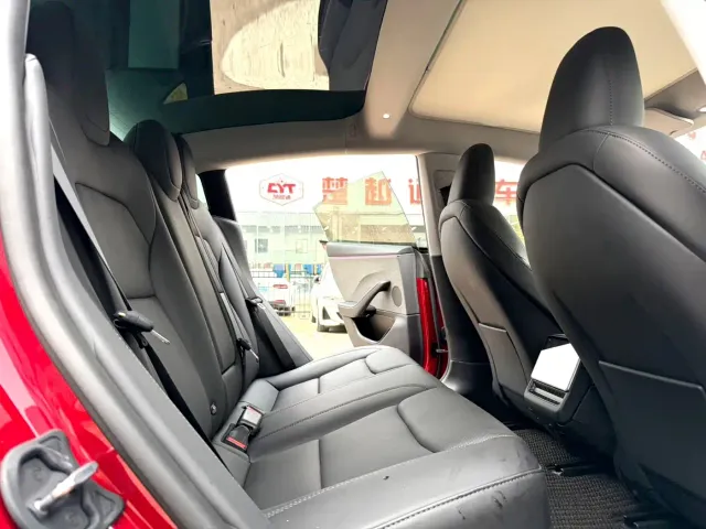 Tesla Model 3 — Фото автомобиля 13