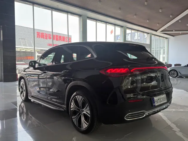 Mercedes-Benz EQE SUV — Фото автомобиля 14