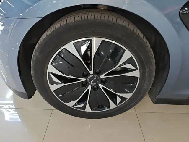 BYD Seal — Фото автомобиля 22