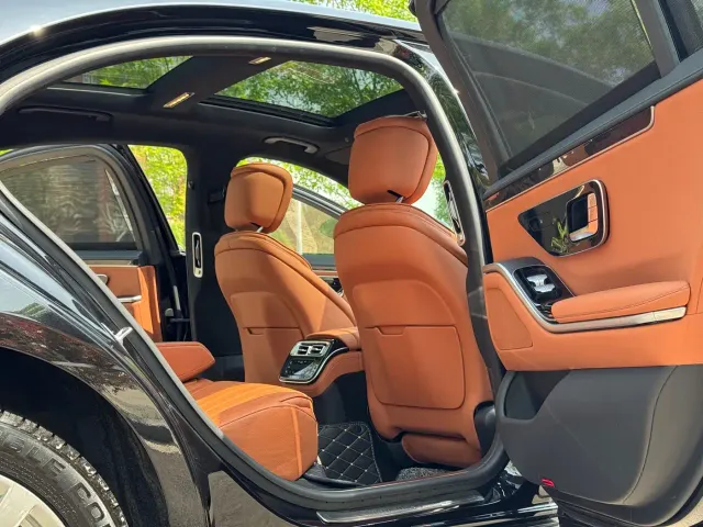 Mercedes-Benz S-Class — Фото автомобиля 12