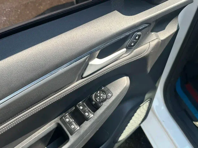 Ford Escort — Фото автомобиля 5