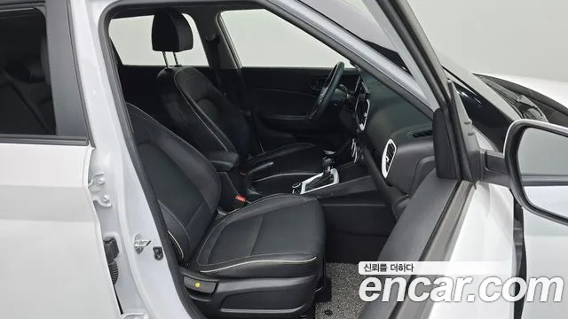 Hyundai Venue — Фото автомобиля 26
