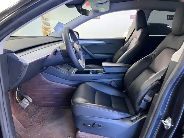 Tesla Model Y — Фото автомобиля 4