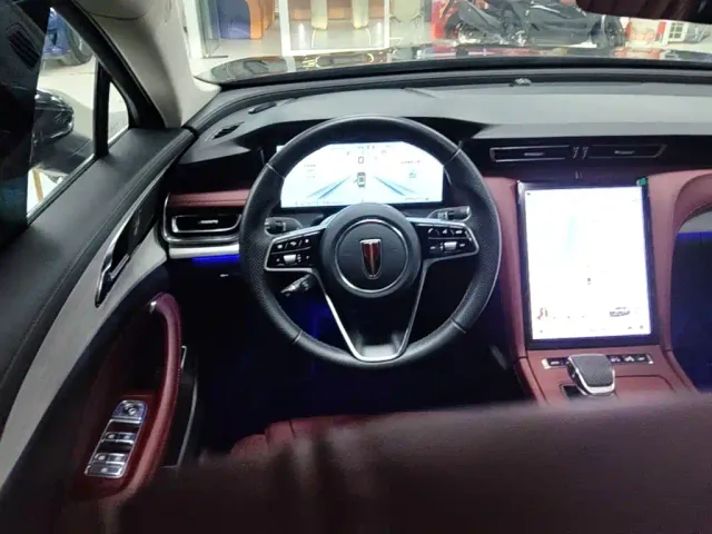 Hongqi H5 — Фото автомобиля 10