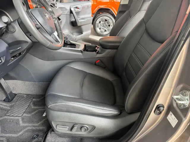 Toyota RAV4 — Фото автомобиля 14