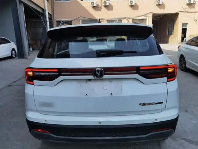 Changan CS35 Plus — Фото автомобиля 5