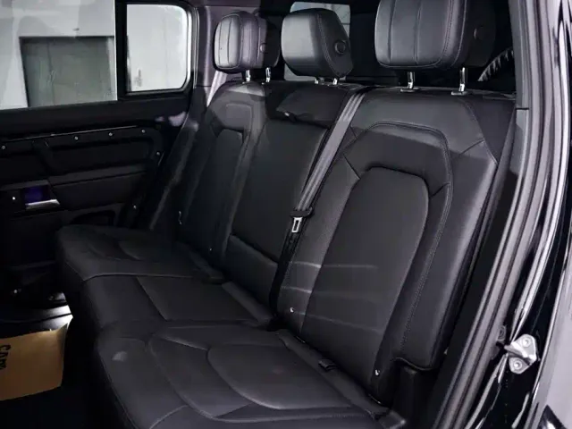 Land Rover Defender — Фото автомобиля 21