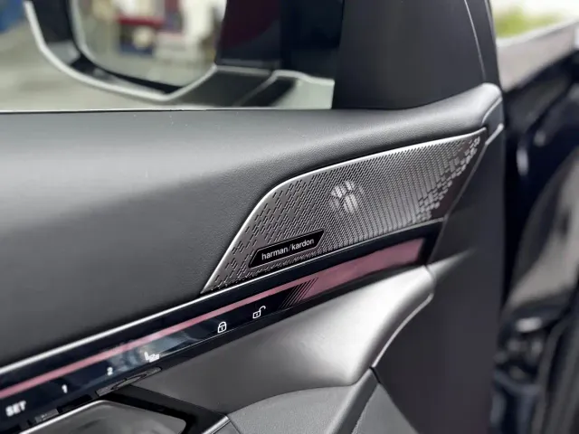 BMW 5 Series — Фото автомобиля 14