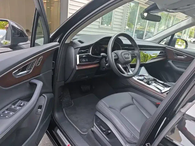 Audi Q7 — Фото автомобиля 15