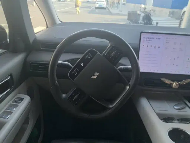 Li Auto Li Auto MEGA 2024 Ultra — Фото автомобиля 11