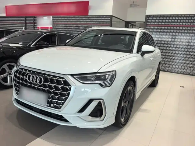 Фотография автомобиля — Audi Q3