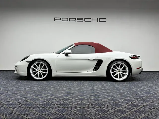 Porsche 718 — Фото автомобиля 5
