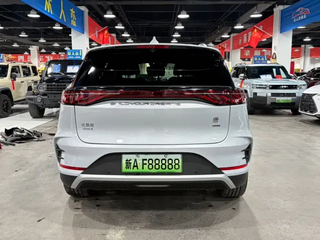 BYD Tang — Фото автомобиля 7