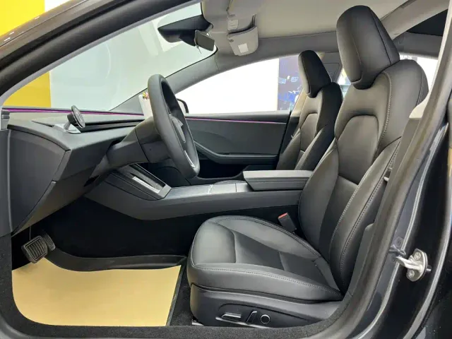Tesla Model 3 — Фото автомобиля 20