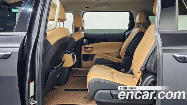 Kia Carnival Generation 4 — Фото автомобиля 16