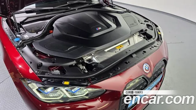 BMW i4 — Фото автомобиля 9