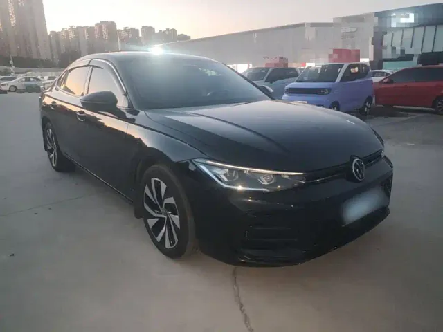 Volkswagen Passat — Фото автомобиля 3