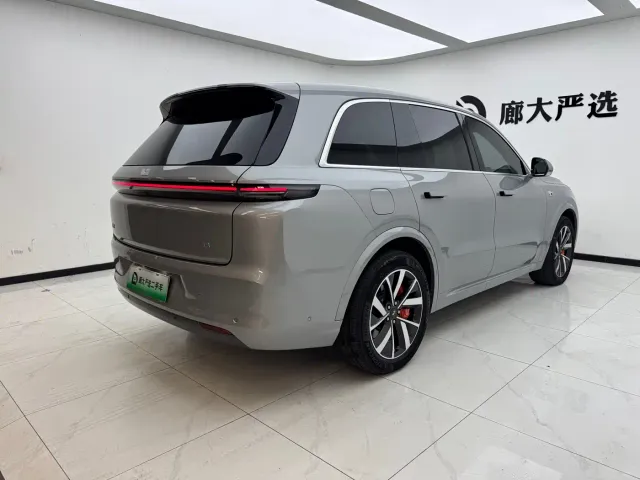 Li Auto L8 — Фото автомобиля 6