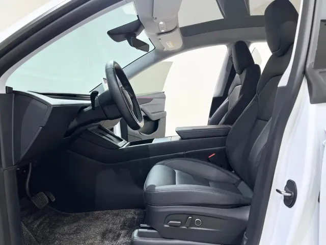 Tesla Model Y — Фото автомобиля 7