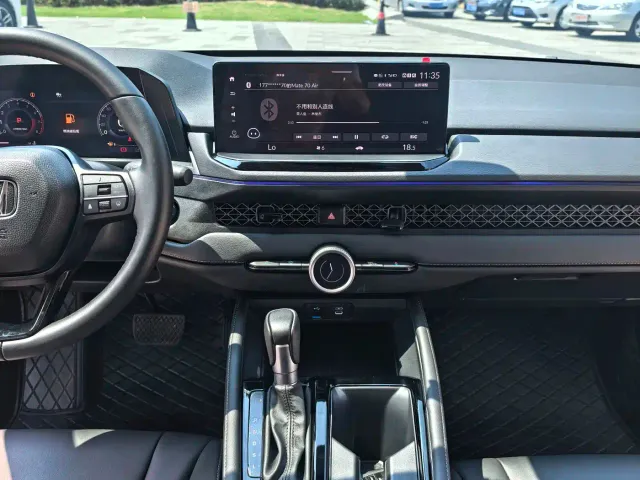 Honda Accord — Фото автомобиля 11