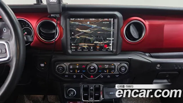 Jeep Wrangler JL — Фото автомобиля 11