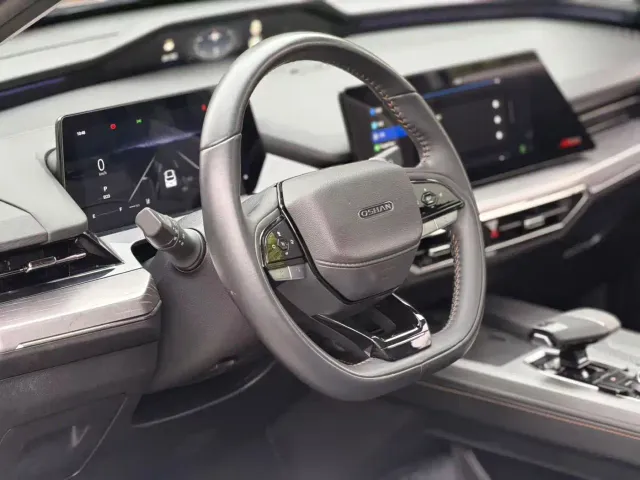 Changan Z6 — Фото автомобиля 11