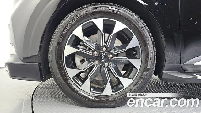 Kia Carnival Generation 4 — Фото автомобиля 5