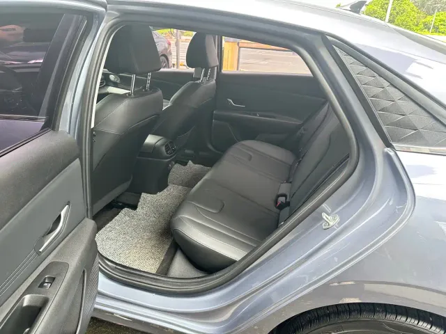Hyundai Elantra — Фото автомобиля 5