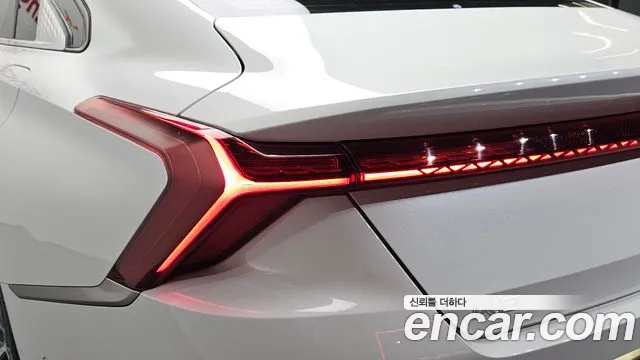 Kia K8 Hybrid — Фото автомобиля 8