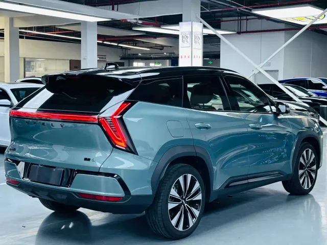 Geely Boyue L — Фото автомобиля 15