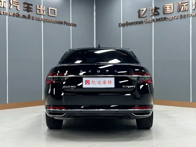 Skoda Superb — Фото автомобиля 5
