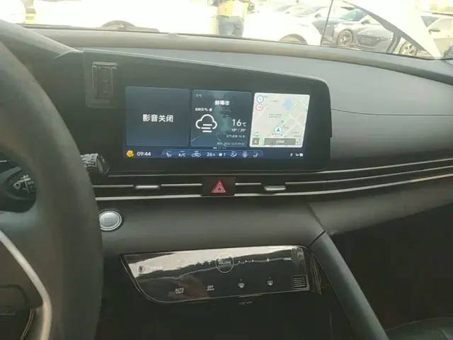 Hyundai Elantra — Фото автомобиля 12