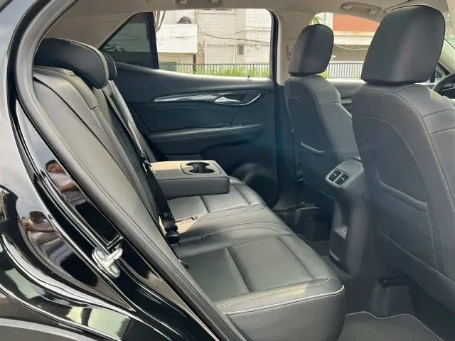 Buick Envision S — Фото автомобиля 10