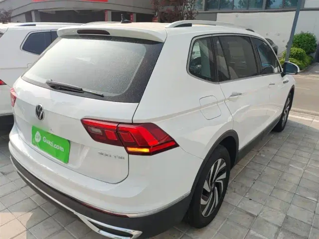 Volkswagen Tiguan L — Фото автомобиля 6