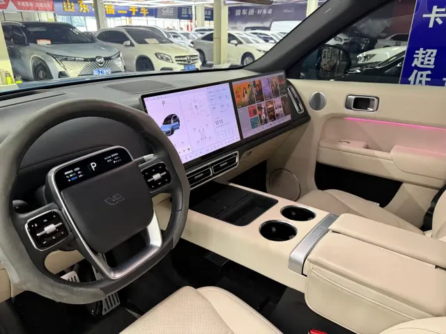 Li Auto L8 — Фото автомобиля 19