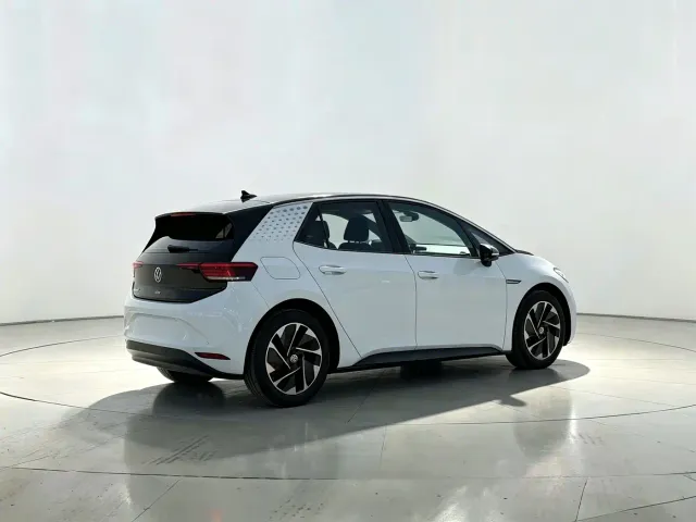 Volkswagen ID.3 — Фото автомобиля 9