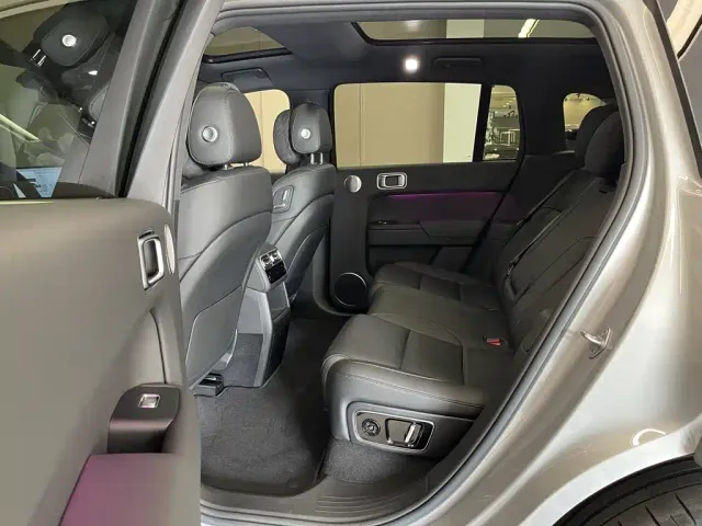 Li Auto L7 — Фото автомобиля 19