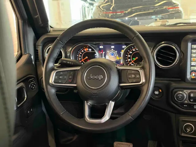 Jeep Wrangler — Фото автомобиля 10