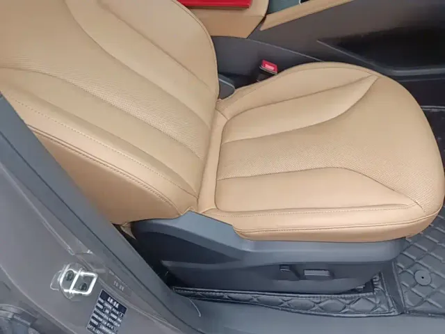 Roewe RX5 — Фото автомобиля 24