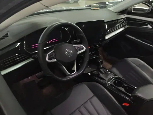 Volkswagen Passat — Фото автомобиля 12