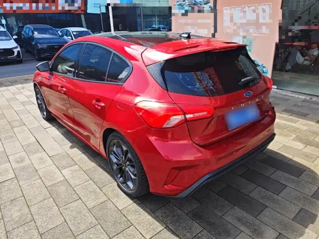 Ford Focus — Фото автомобиля 4