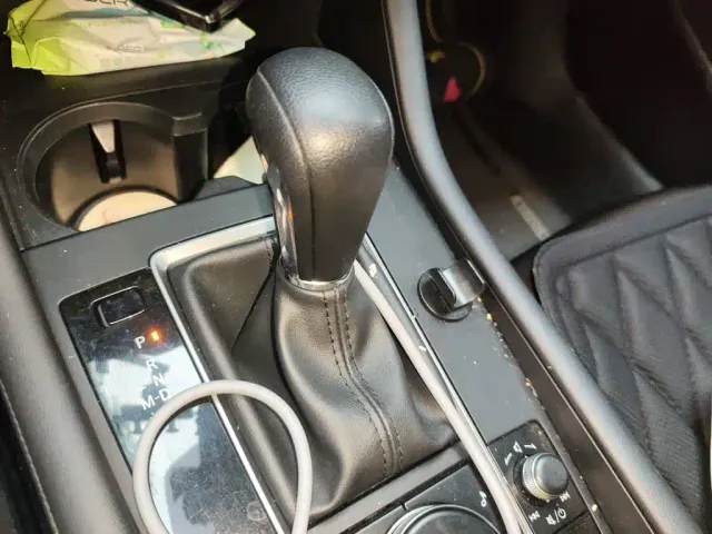 Mazda Axela — Фото автомобиля 10