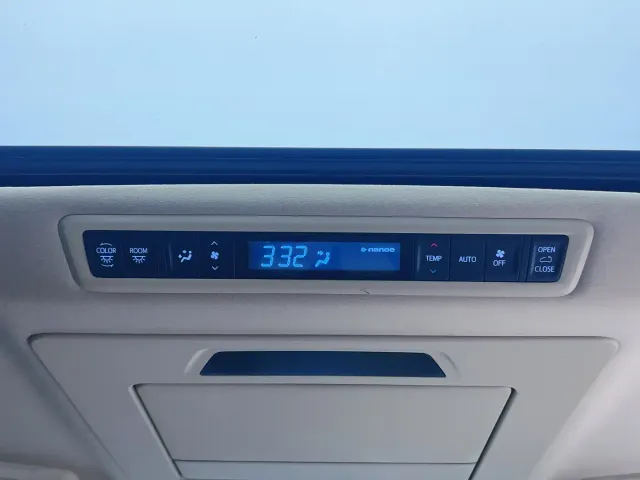 Toyota Vellfire — Фото автомобиля 16