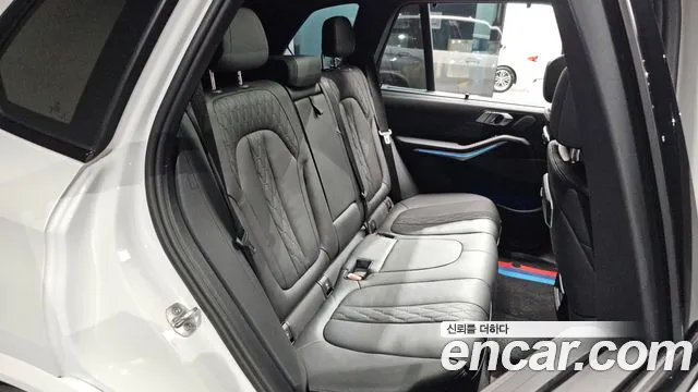 BMW X5 xDrive 40i M Sport — Фото автомобиля 8