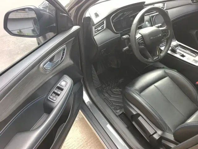 Roewe RX5 — Фото автомобиля 15