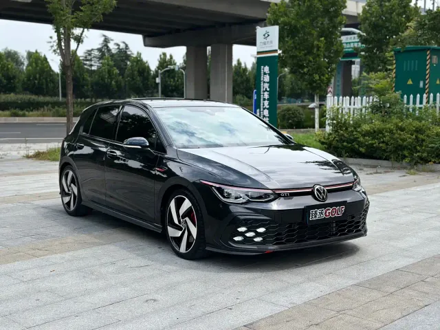 Volkswagen Golf GTI — Фото автомобиля 3