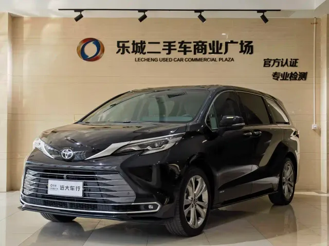 Фотография автомобиля — Toyota Sienna