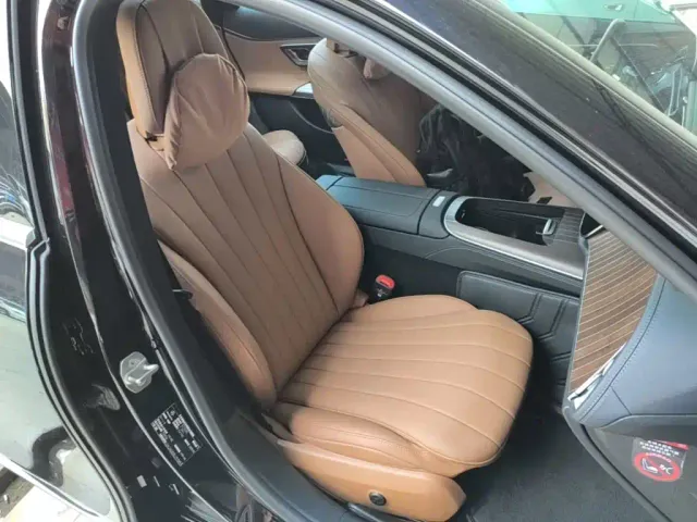 Mercedes-Benz E-Class — Фото автомобиля 24