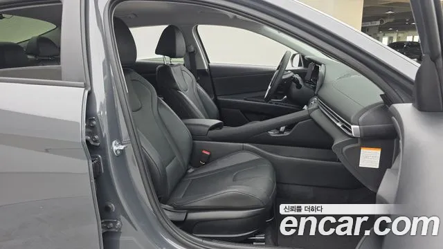 Hyundai Avante CN7 — Фото автомобиля 11